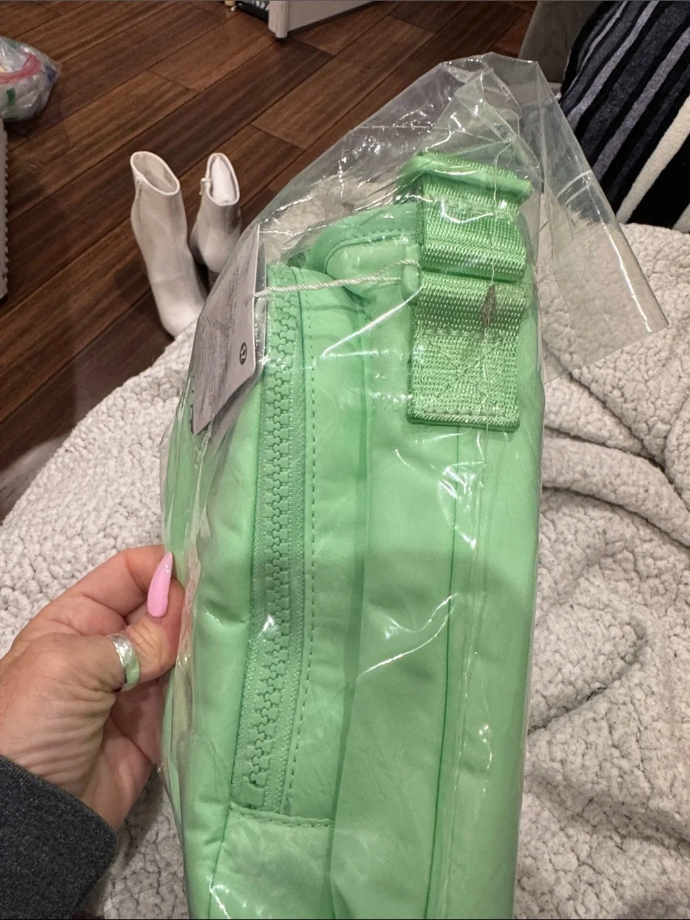 Lululemon Lime / Rainforest Green Crossbody Water Bottle with Front Pocket